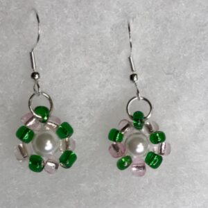 Ladies who wear pearls